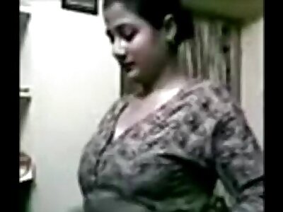 toothsome boobs bengali boudi