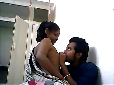 .com - Indian College Couple Fucking On A WebCam